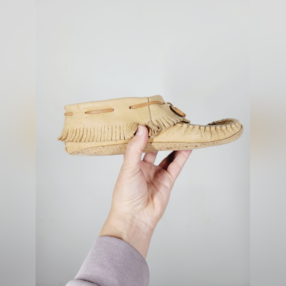 Moose Skin Tan Moccasin Shoe, Size 9 - Picture 2 of 5